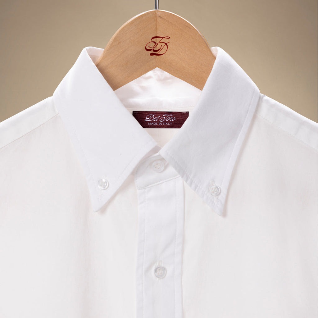 Button Down Shirt in Solid Panna White — fabric and collar detail