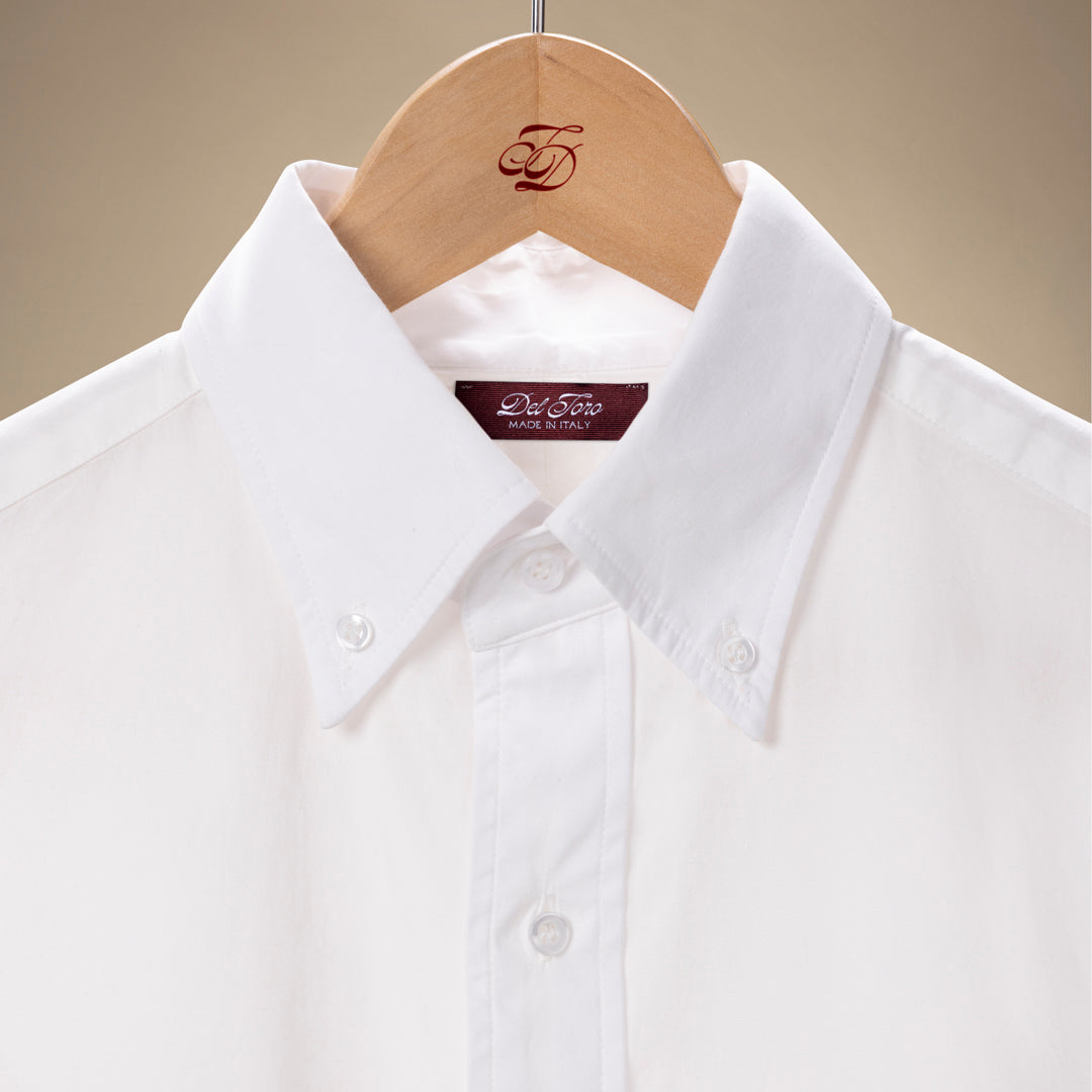 Button Down Shirt in Solid Panna White — fabric and collar detail