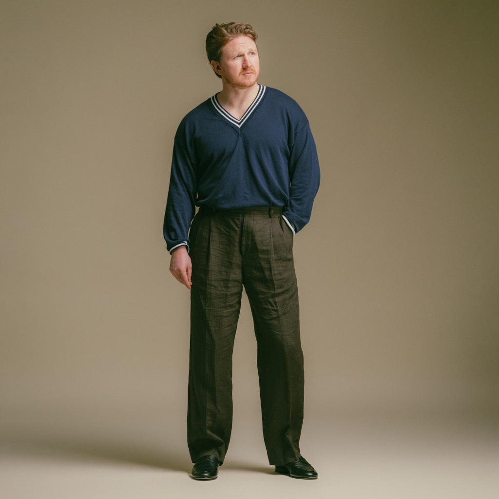 Vintage Club V-Neck Sweater in Navy — garment detail